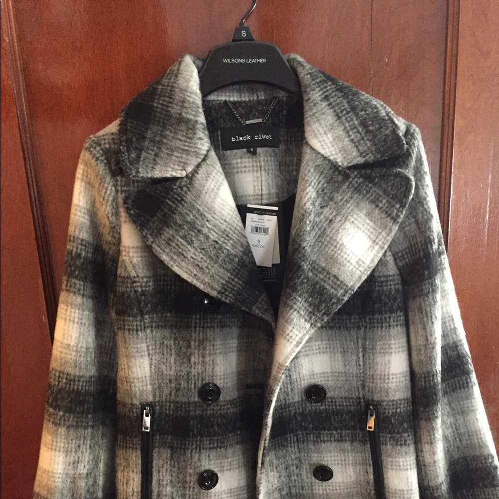 Coat - Picture 2 of 4